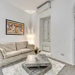 An Amazing 2br With A Special Private Rooftop By 360 Estates Dom wakacyjny