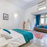 An Amazing 2br With A Special Private Rooftop By 360 Estates Dom wakacyjny *
