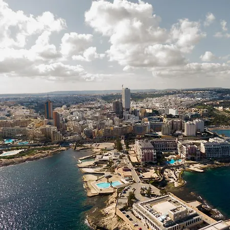 Dom wakacyjny An Amazing 2br With A Special Private Rooftop By 360 Estates Sliema