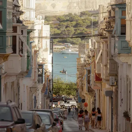 بيت للعطل An Amazing 2br With A Special Private Rooftop By 360 Estates