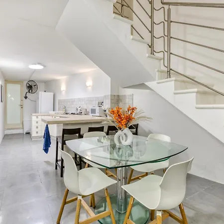 An Amazing 2br With A Special Private Rooftop By 360 Estates 度假居