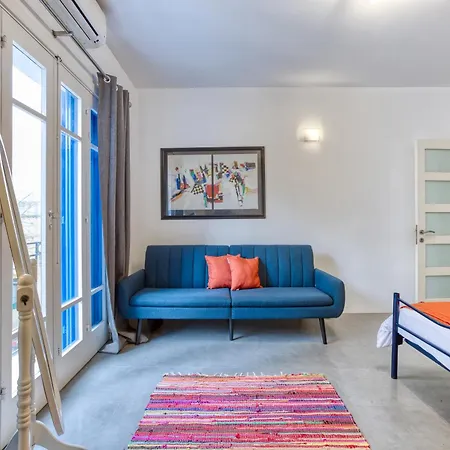 An Amazing 2br With A Special Private Rooftop By 360 Estates *