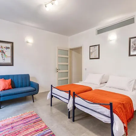 An Amazing 2br With A Special Private Rooftop By 360 Estates * سليمة