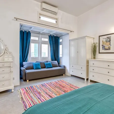 An Amazing 2br With A Special Private Rooftop By 360 Estates 別荘 スリーマ