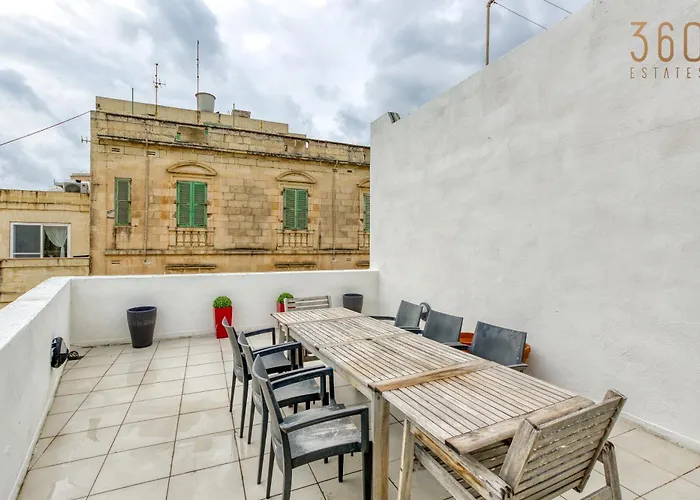 An Amazing 2br With A Special Private Rooftop By 360 Estates * 슬리에마