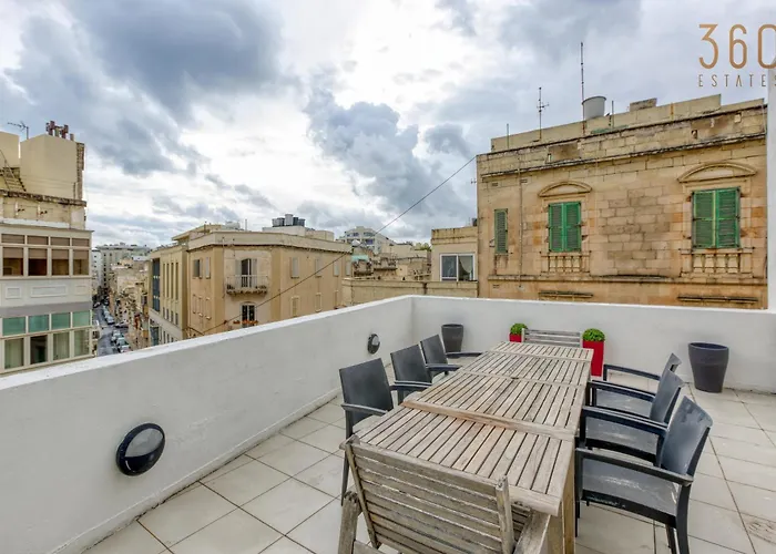 An Amazing 2br With A Special Private Rooftop By 360 Estates *