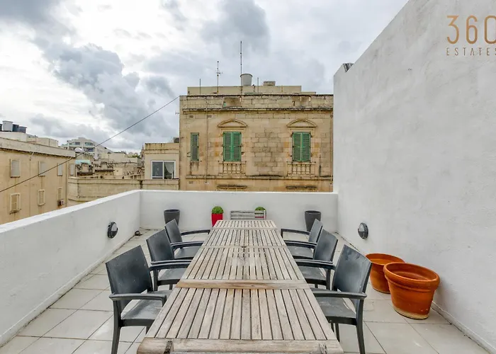 An Amazing 2br With A Special Private Rooftop By 360 Estates 슬리에마