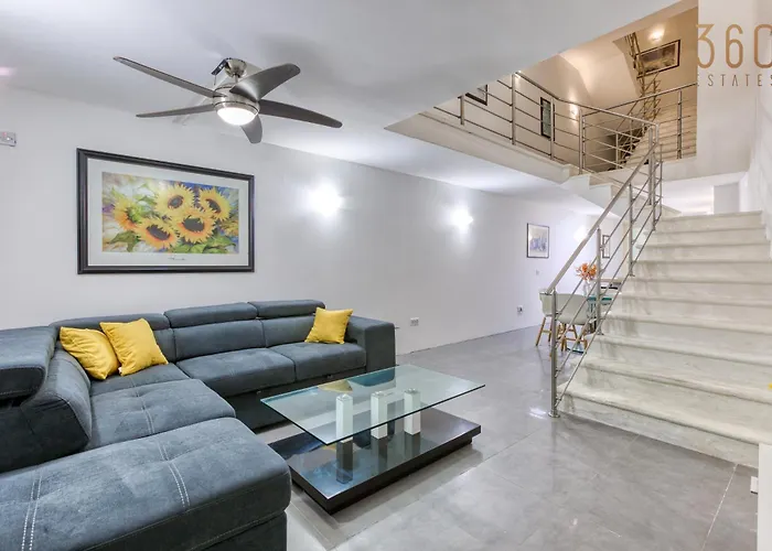 펜션 An Amazing 2br With A Special Private Rooftop By 360 Estates 슬리에마