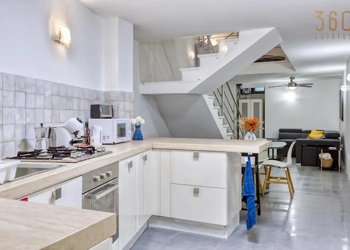 An Amazing 2br With A Special Private Rooftop By 360 Estates 슬리에마