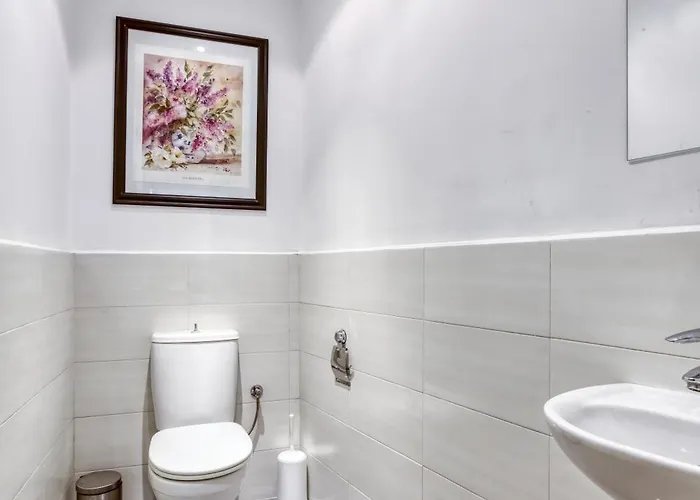 펜션 An Amazing 2br With A Special Private Rooftop By 360 Estates 슬리에마