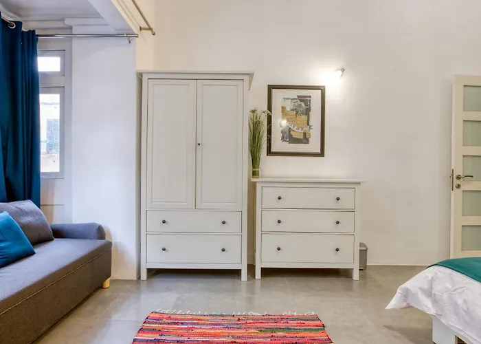 An Amazing 2br With A Special Private Rooftop By 360 Estates * 슬리에마