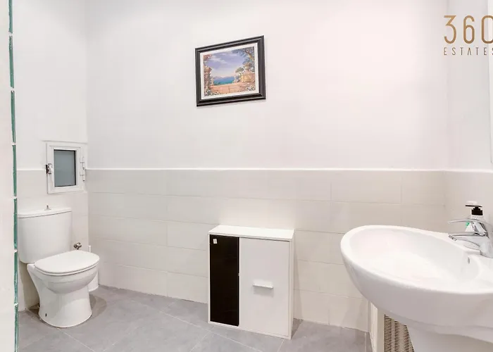 펜션 An Amazing 2br With A Special Private Rooftop By 360 Estates 슬리에마