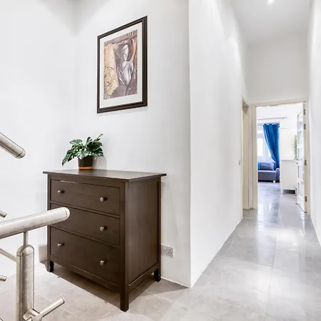 Holiday home An Amazing 2br With A Special Private Rooftop By 360 Estates *